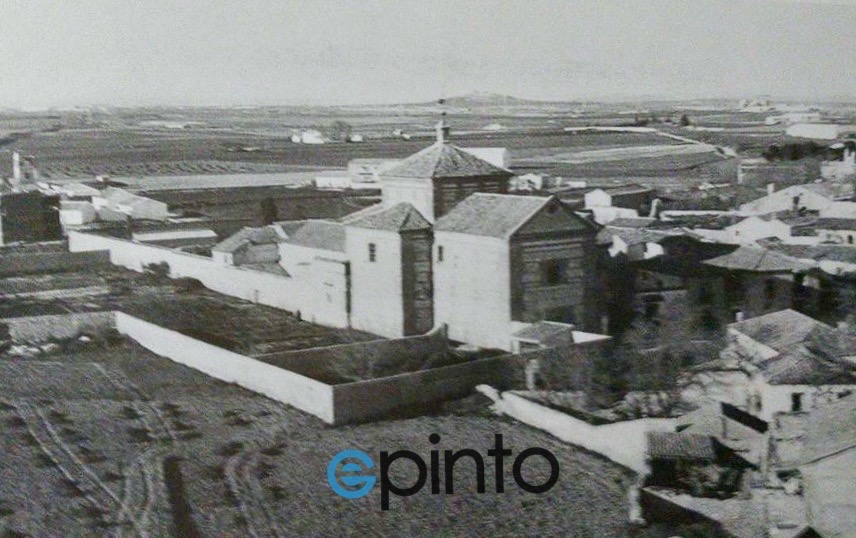 El Convento de las Monjas Capuchinas de Pinto, fundado en 1639 sobre el antiguo monasterio de las Bernardas, conserva la iglesia barroca de 1703, la imagen de la Virgen de la Asunción —patrona de la villa— y valiosas obras como La Piedad del Divino Morales.