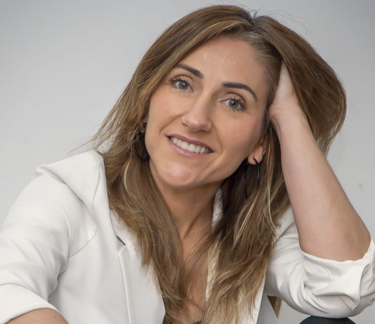 “A muerte por tus sueños”, el debut literario de Fátima Melgar “Iris Green”